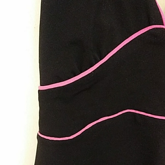 Forever 21 Classic Halter Top with Piping - Picture 3 of 4